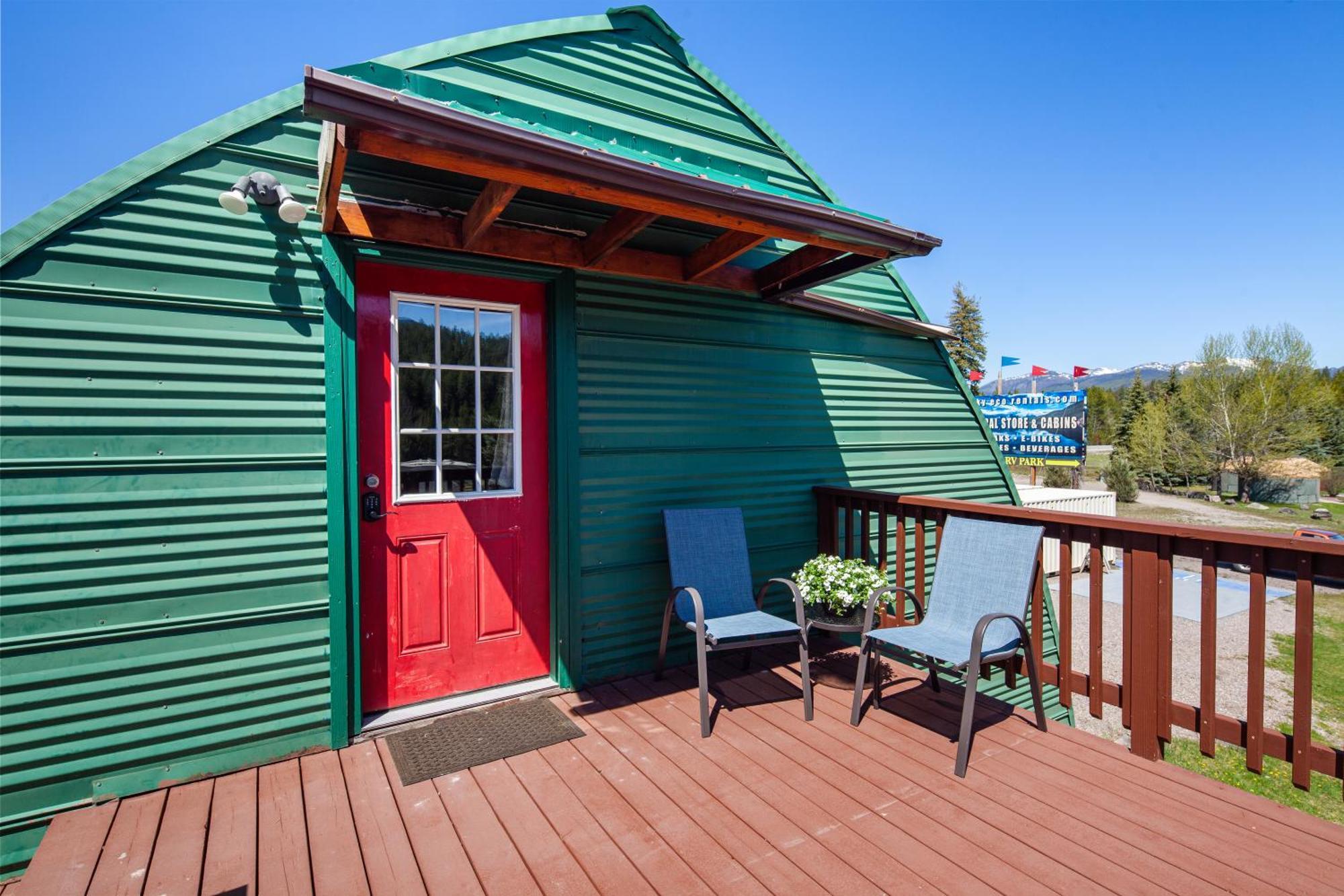 Sky Eco - Glacier General Store And Cabins Coram 外观 照片