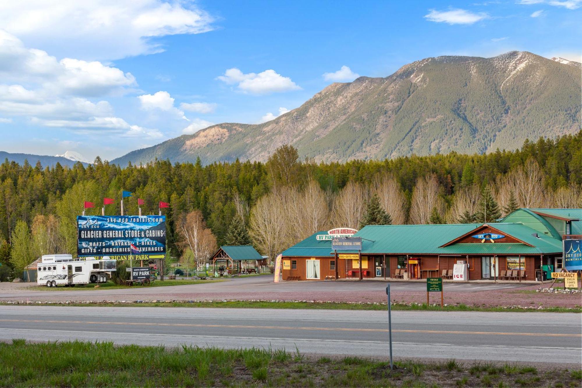 Sky Eco - Glacier General Store And Cabins Coram 外观 照片