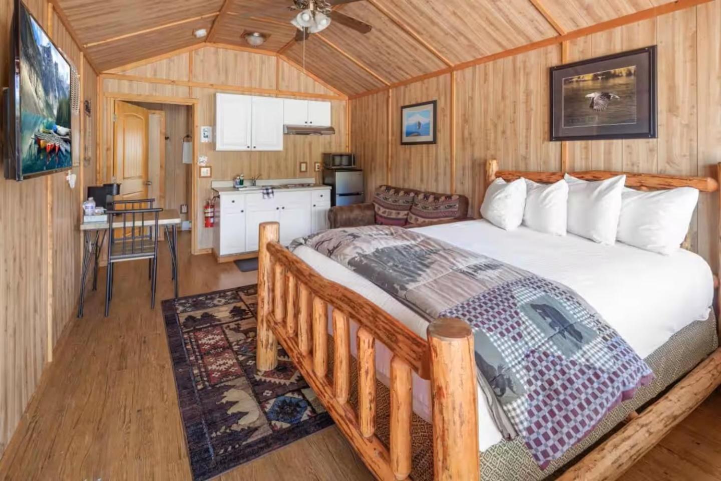 Sky Eco - Glacier General Store And Cabins Coram 外观 照片