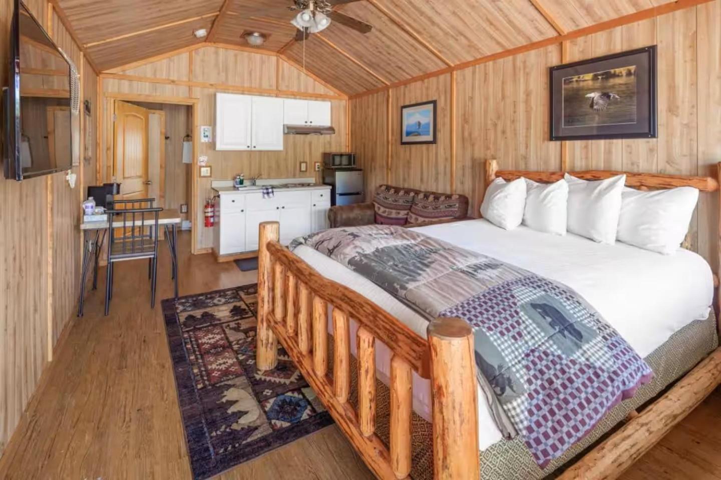 Sky Eco - Glacier General Store And Cabins Coram 外观 照片